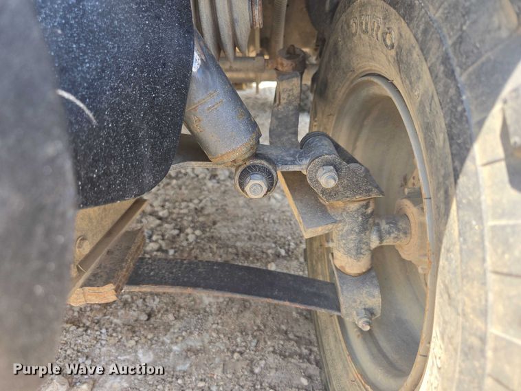 image for item DF8597 2004 Club Car Lynx golf cart