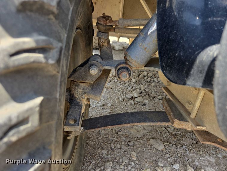 image for item DF8597 2004 Club Car Lynx golf cart