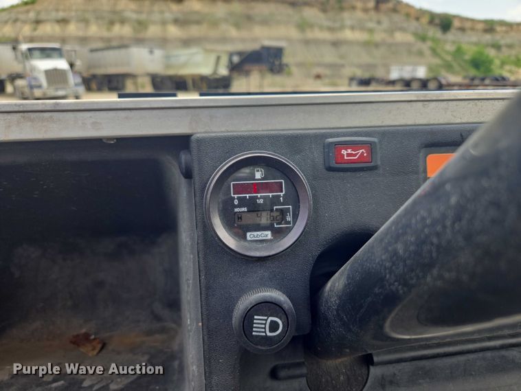 image for item DF8597 2004 Club Car Lynx golf cart