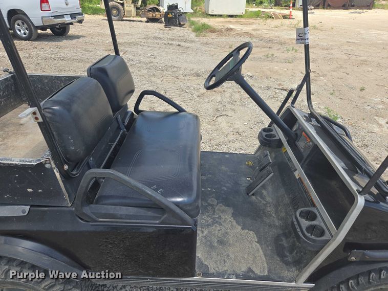 image for item DF8597 2004 Club Car Lynx golf cart