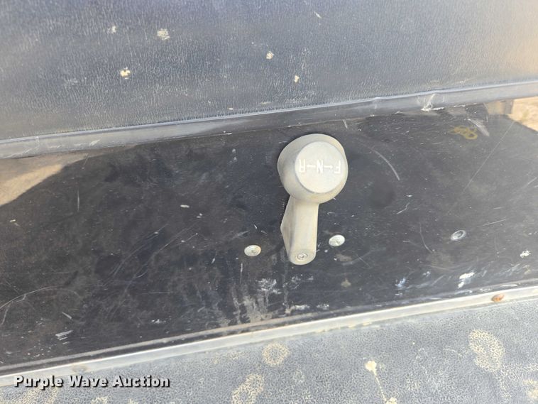 image for item DF8597 2004 Club Car Lynx golf cart