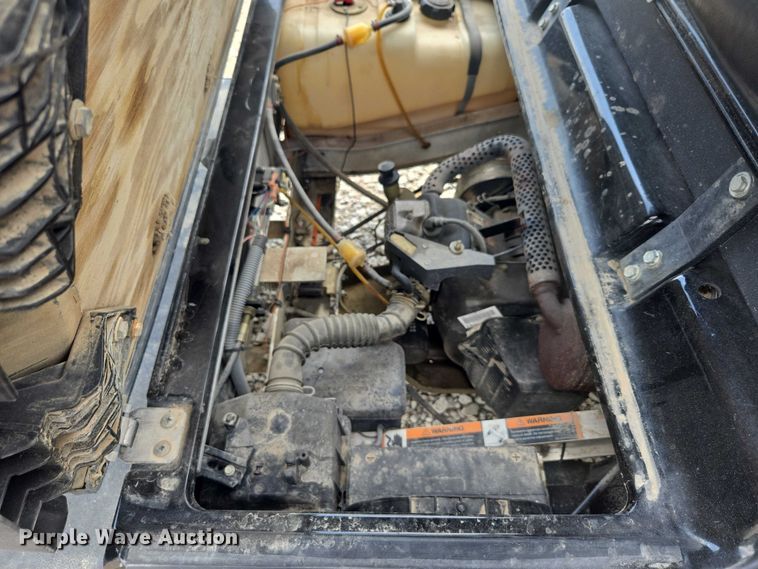 image for item DF8597 2004 Club Car Lynx golf cart