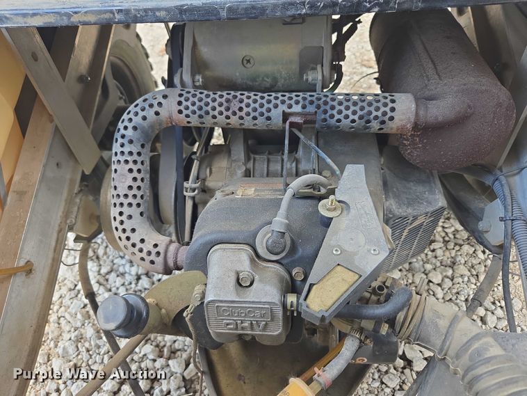 image for item DF8597 2004 Club Car Lynx golf cart