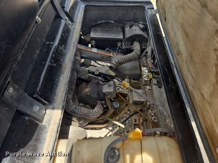 image for item DF8597 2004 Club Car Lynx golf cart