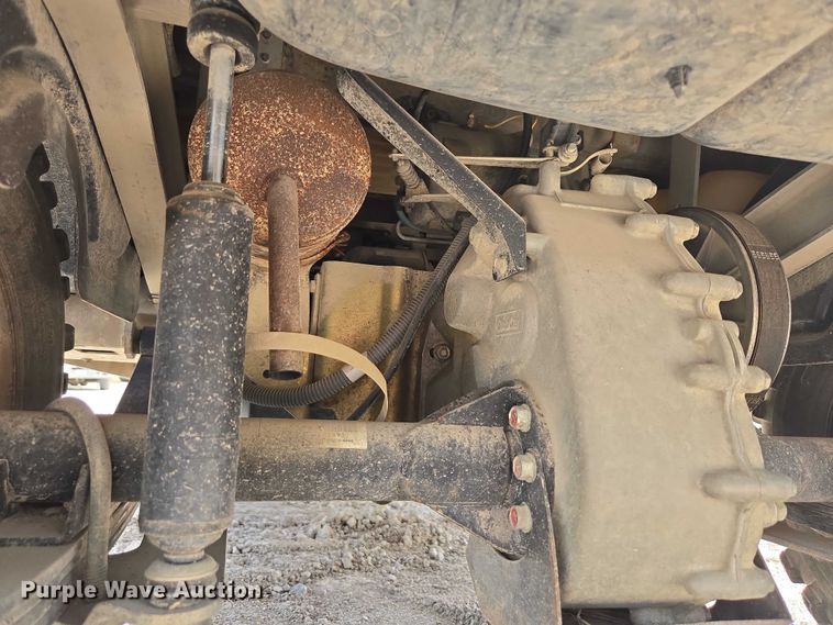 image for item DF8597 2004 Club Car Lynx golf cart