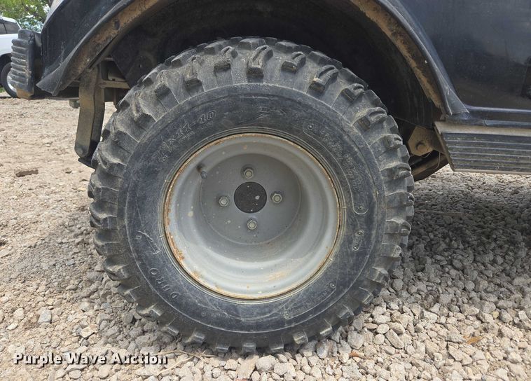 image for item DF8597 2004 Club Car Lynx golf cart