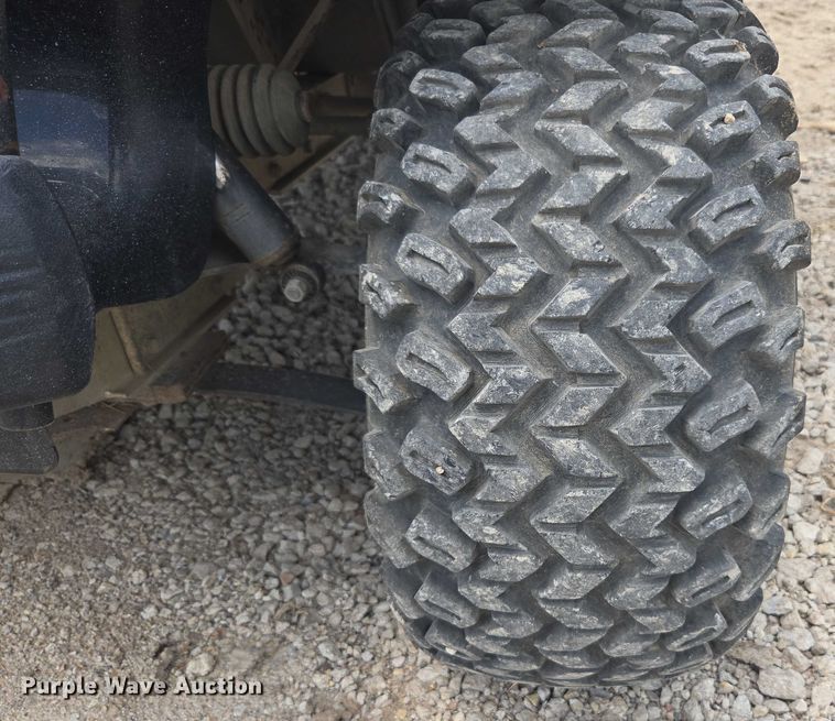 image for item DF8597 2004 Club Car Lynx golf cart