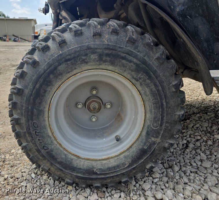 image for item DF8597 2004 Club Car Lynx golf cart