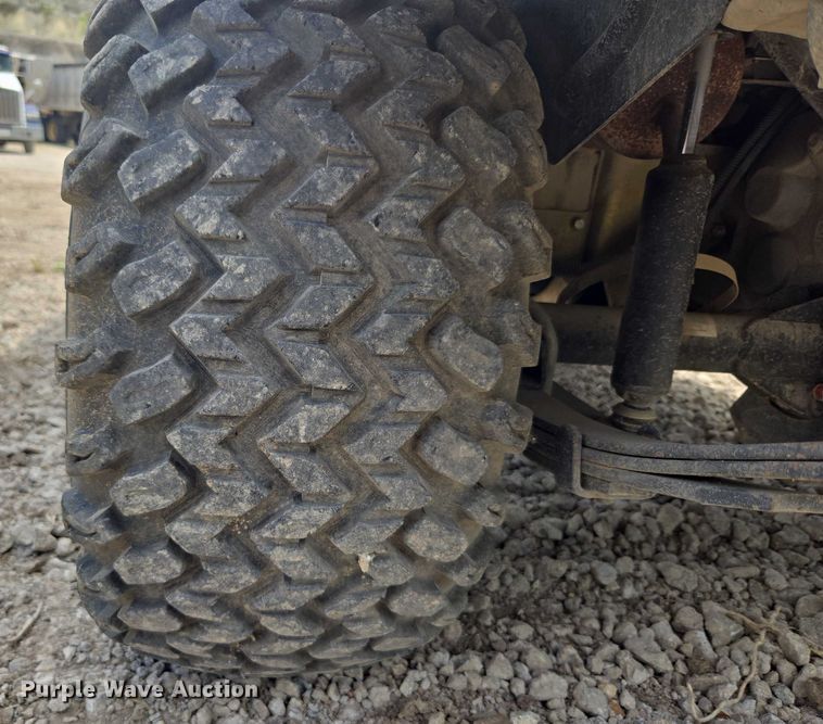 image for item DF8597 2004 Club Car Lynx golf cart