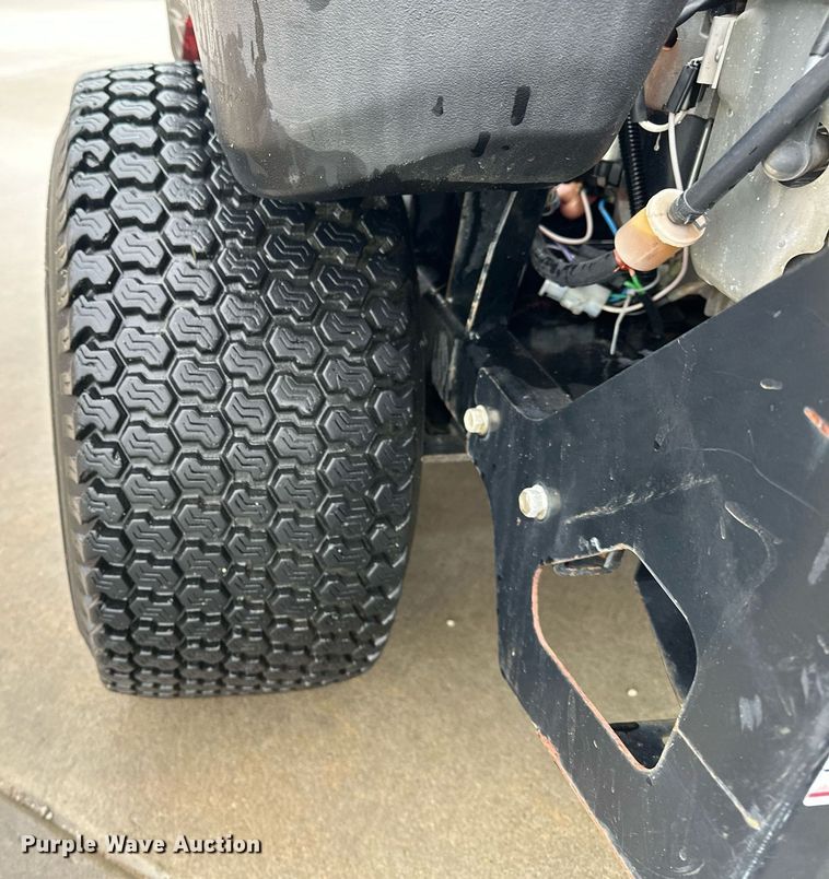 image for item DF8625 2009 Gravely 148Z ZTR lawn mower