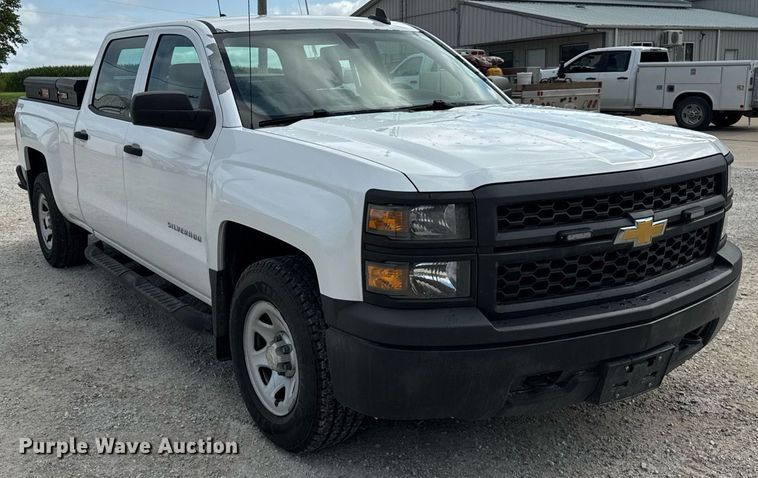 image for item DJ9526 2015 Chevrolet Silverado 1500 Crew Cab pickup truck