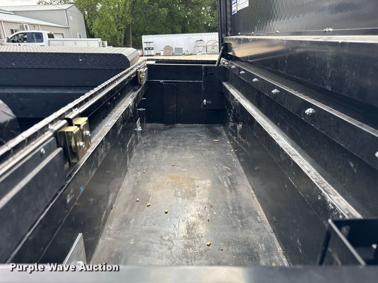 image for item DJ9526 2015 Chevrolet Silverado 1500 Crew Cab pickup truck