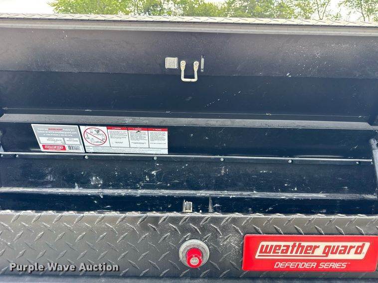 image for item DJ9526 2015 Chevrolet Silverado 1500 Crew Cab pickup truck