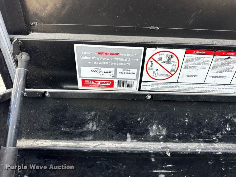 image for item DJ9526 2015 Chevrolet Silverado 1500 Crew Cab pickup truck