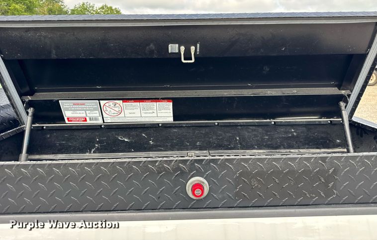 image for item DJ9526 2015 Chevrolet Silverado 1500 Crew Cab pickup truck