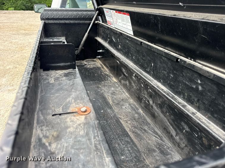 image for item DJ9526 2015 Chevrolet Silverado 1500 Crew Cab pickup truck