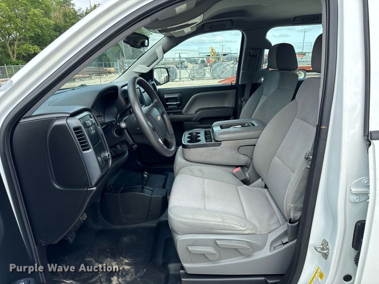 image for item DJ9526 2015 Chevrolet Silverado 1500 Crew Cab pickup truck