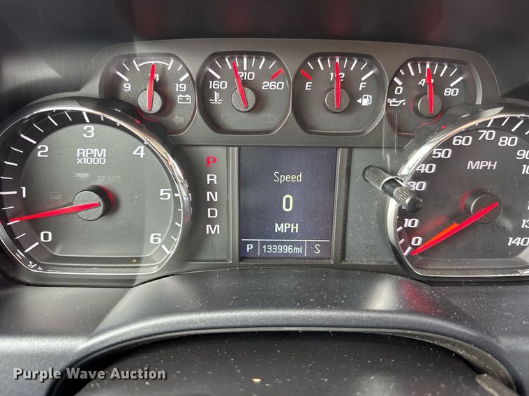 image for item DJ9526 2015 Chevrolet Silverado 1500 Crew Cab pickup truck