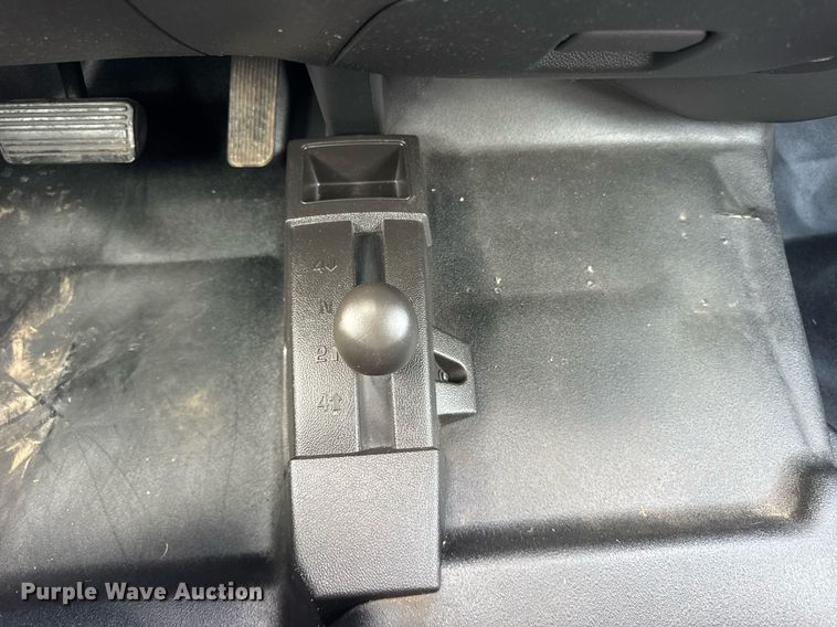 image for item DJ9526 2015 Chevrolet Silverado 1500 Crew Cab pickup truck