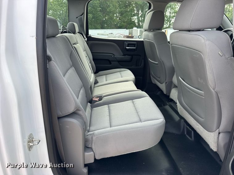 image for item DJ9526 2015 Chevrolet Silverado 1500 Crew Cab pickup truck