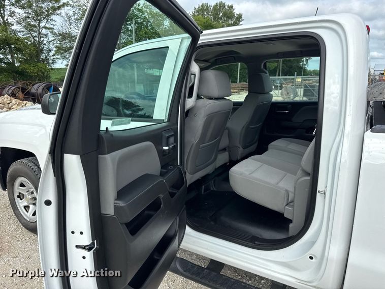 image for item DJ9526 2015 Chevrolet Silverado 1500 Crew Cab pickup truck