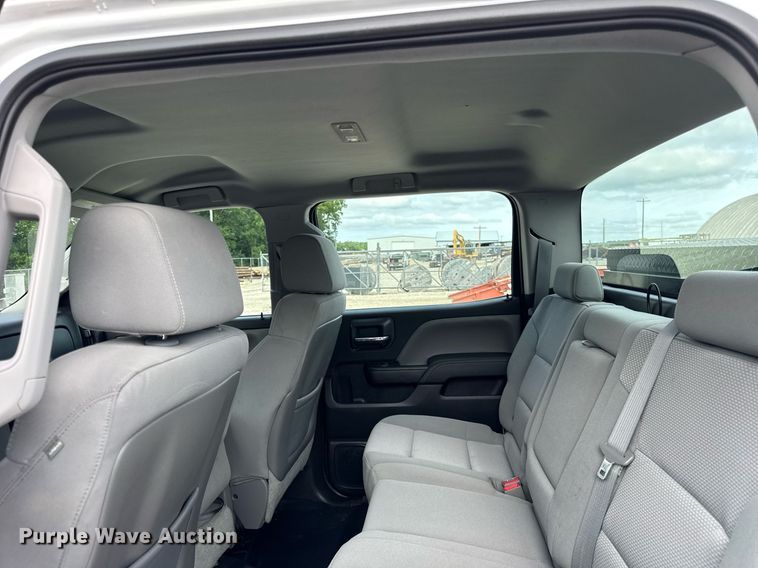 image for item DJ9526 2015 Chevrolet Silverado 1500 Crew Cab pickup truck