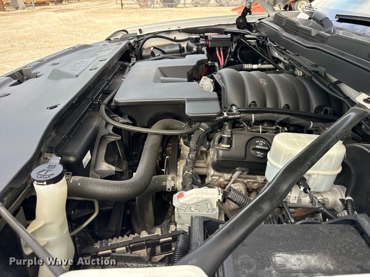 image for item DJ9526 2015 Chevrolet Silverado 1500 Crew Cab pickup truck