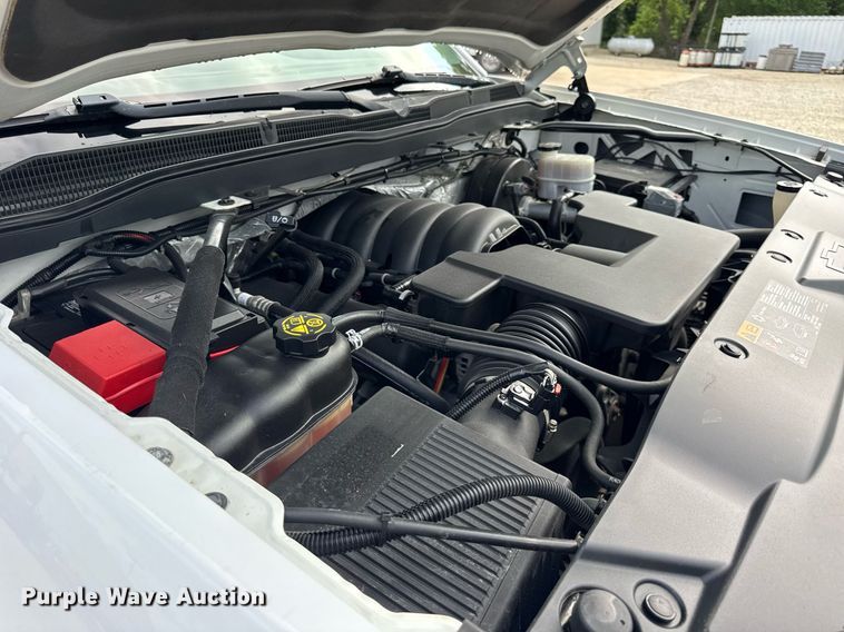 image for item DJ9526 2015 Chevrolet Silverado 1500 Crew Cab pickup truck