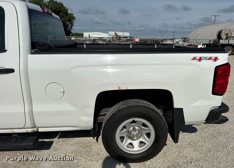 image for item DJ9533 2015 Chevrolet Silverado 1500 Double Cab pickup truck