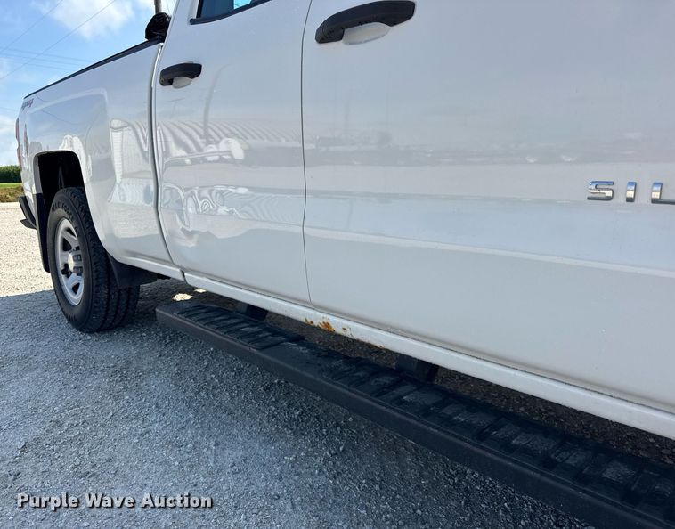 image for item DJ9533 2015 Chevrolet Silverado 1500 Double Cab pickup truck