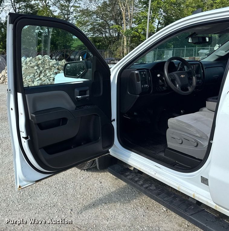 image for item DJ9533 2015 Chevrolet Silverado 1500 Double Cab pickup truck