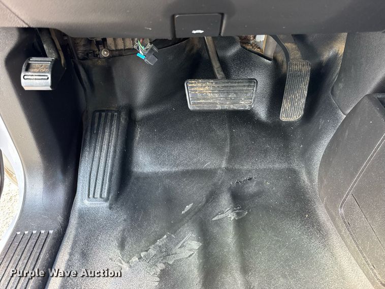 image for item DJ9533 2015 Chevrolet Silverado 1500 Double Cab pickup truck