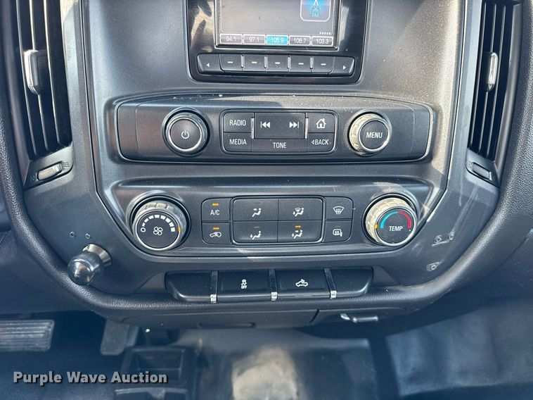 image for item DJ9533 2015 Chevrolet Silverado 1500 Double Cab pickup truck