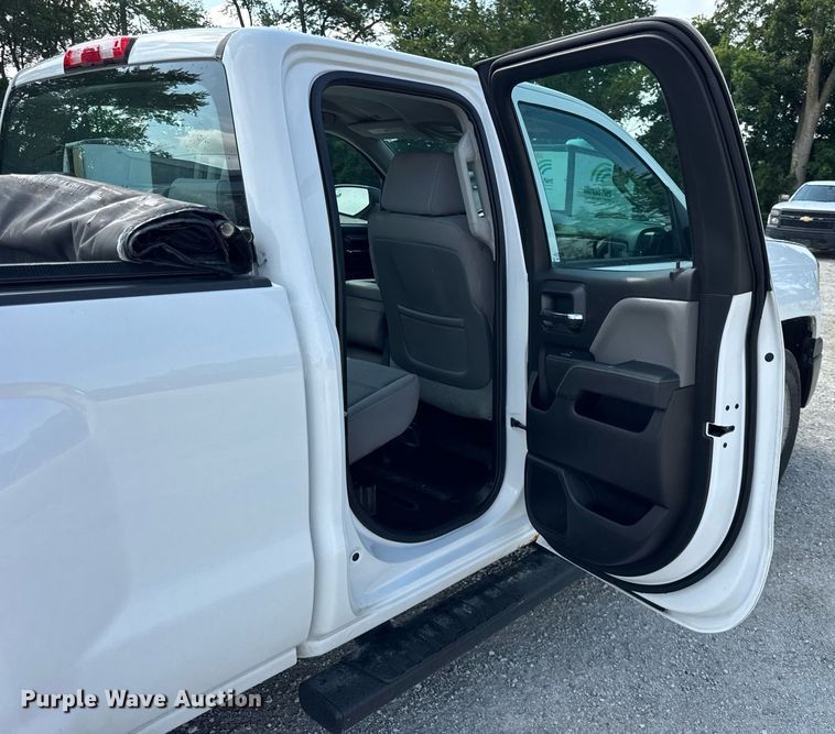 image for item DJ9533 2015 Chevrolet Silverado 1500 Double Cab pickup truck