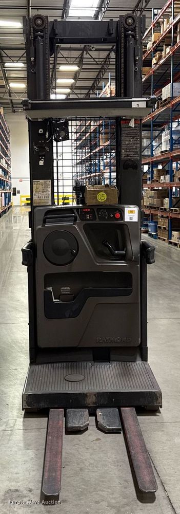 image for item DJ9633 2016 Raymond 5600 order picker