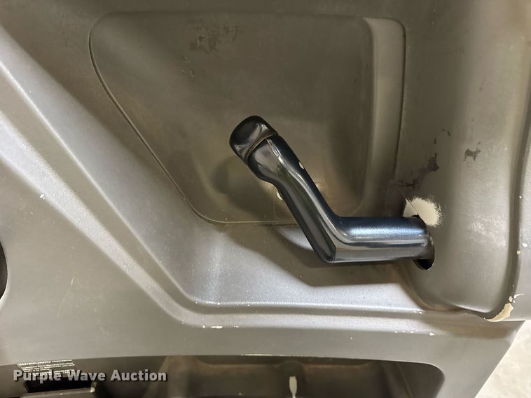 image for item DJ9633 2016 Raymond 5600 order picker