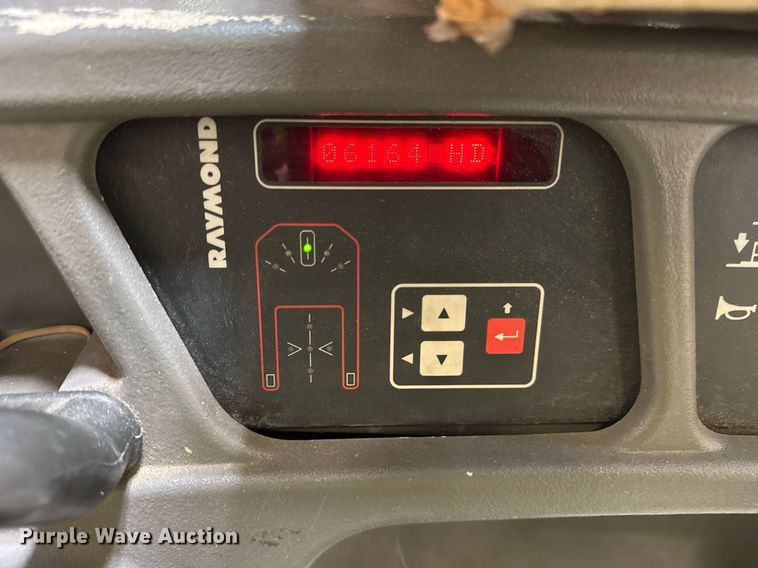 image for item DJ9633 2016 Raymond 5600 order picker