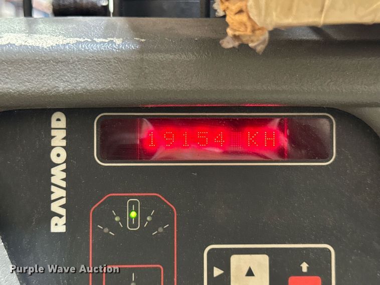 image for item DJ9633 2016 Raymond 5600 order picker