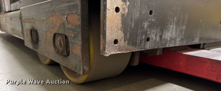 image for item DJ9633 2016 Raymond 5600 order picker