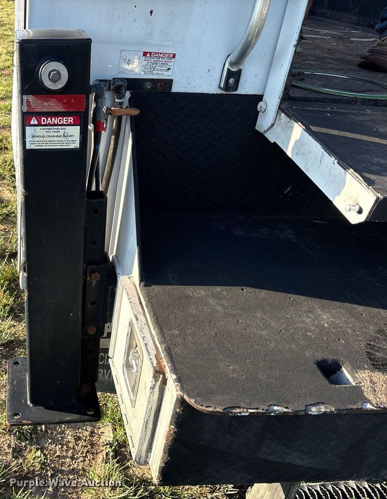 image for item DM1952 2014 Dodge Ram 5500 utility / service truck