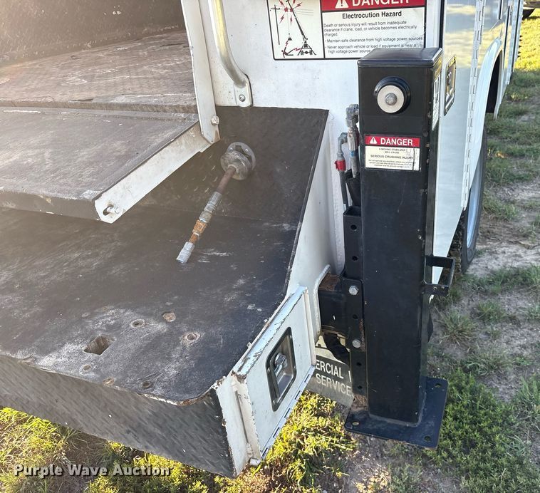 image for item DM1952 2014 Dodge Ram 5500 utility / service truck