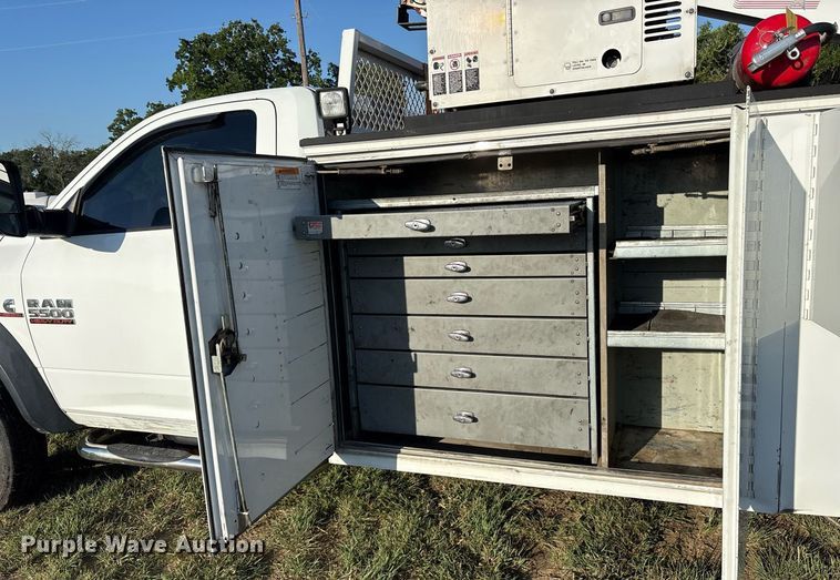 image for item DM1952 2014 Dodge Ram 5500 utility / service truck