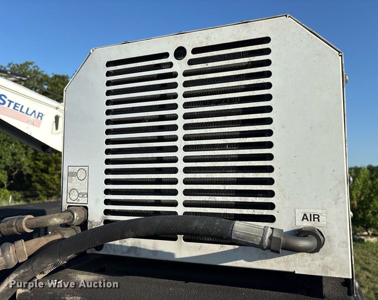 image for item DM1952 2014 Dodge Ram 5500 utility / service truck