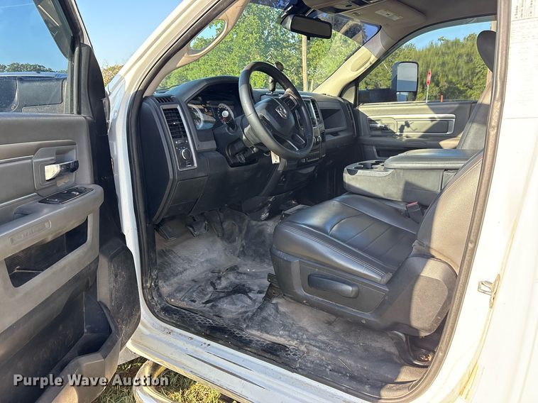 image for item DM1952 2014 Dodge Ram 5500 utility / service truck