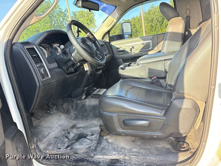 image for item DM1952 2014 Dodge Ram 5500 utility / service truck