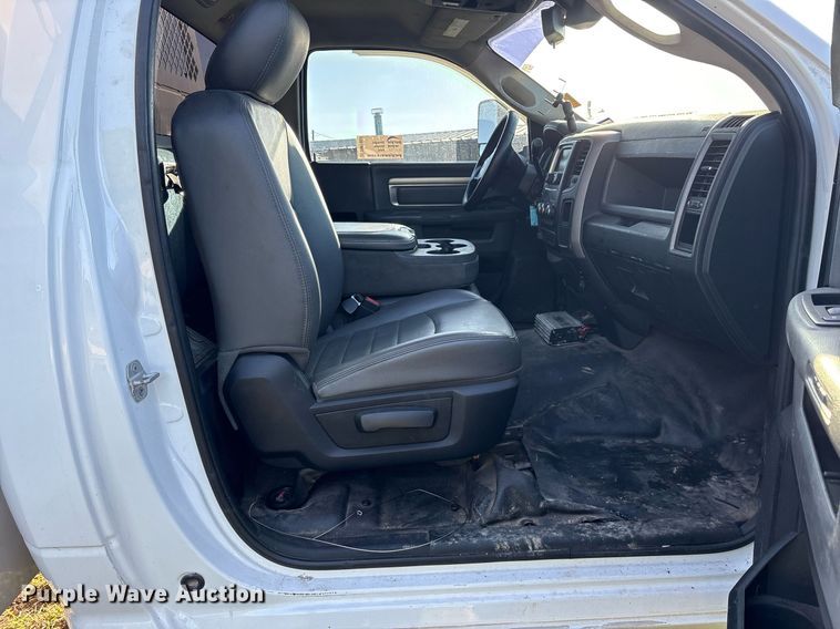 image for item DM1952 2014 Dodge Ram 5500 utility / service truck