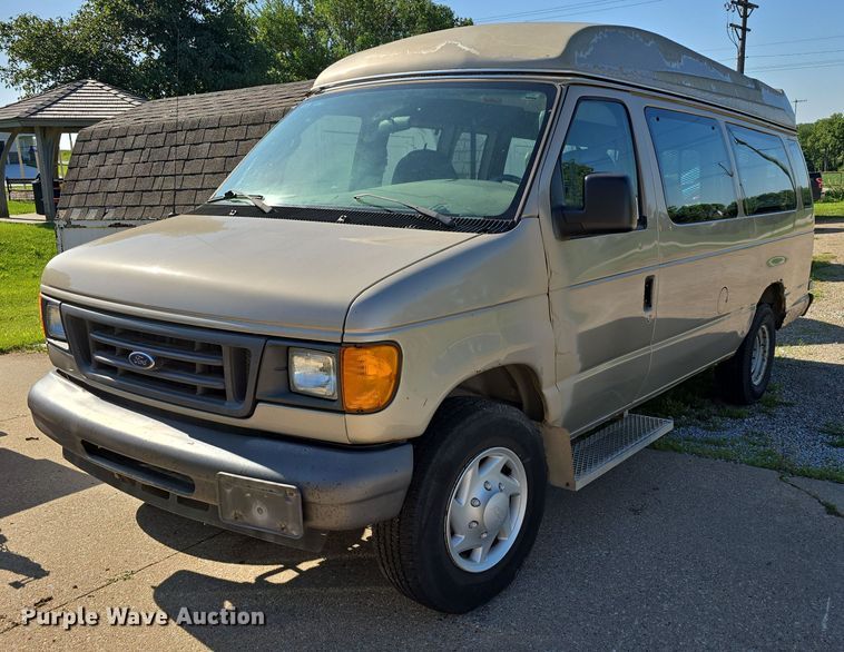 image for item DR3821 2007 Ford E250 handicap accessible van