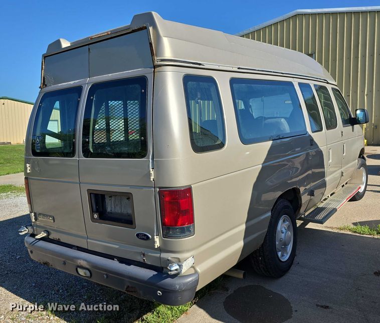 image for item DR3821 2007 Ford E250 handicap accessible van