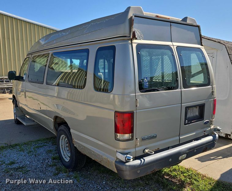image for item DR3821 2007 Ford E250 handicap accessible van
