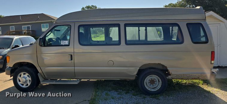 image for item DR3821 2007 Ford E250 handicap accessible van